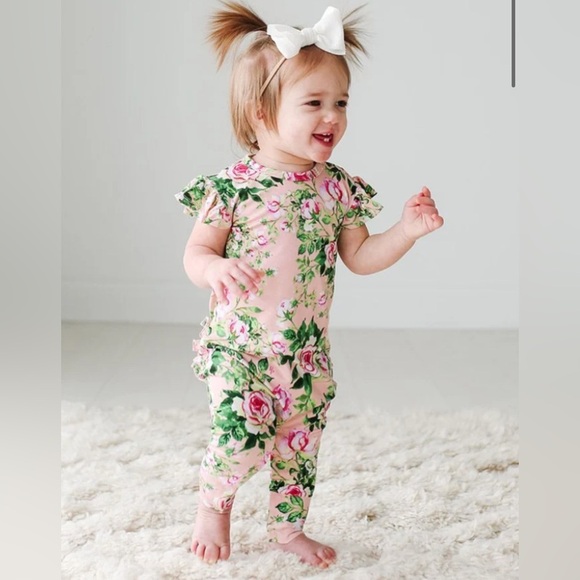 Posh Peanut Other - Posh Peanut - Floral Romper